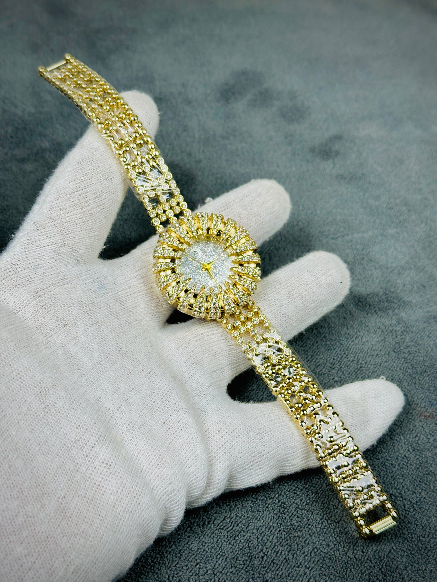 STYLISH BRACLET CHAIN WATCH