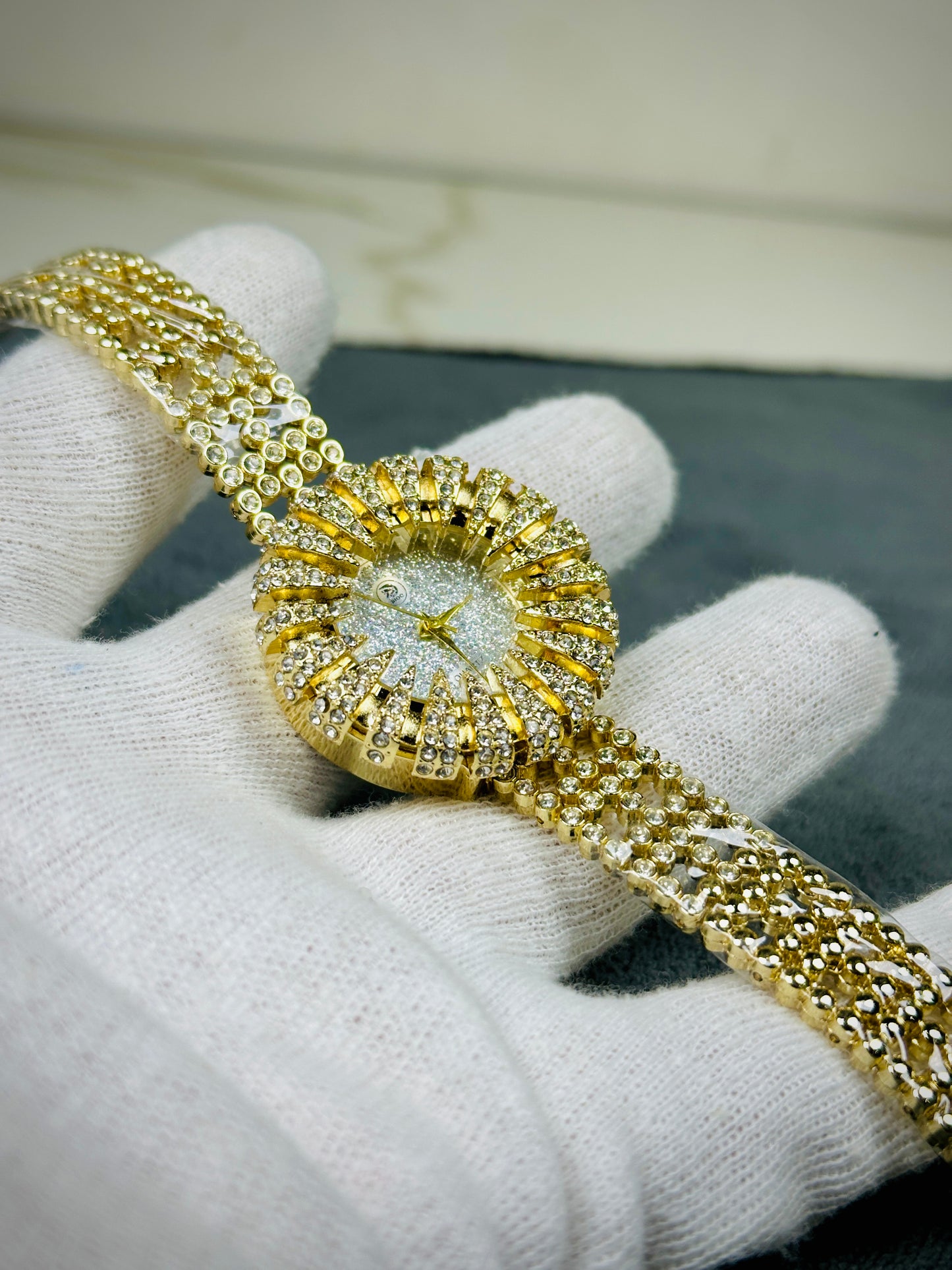 STYLISH BRACLET CHAIN WATCH