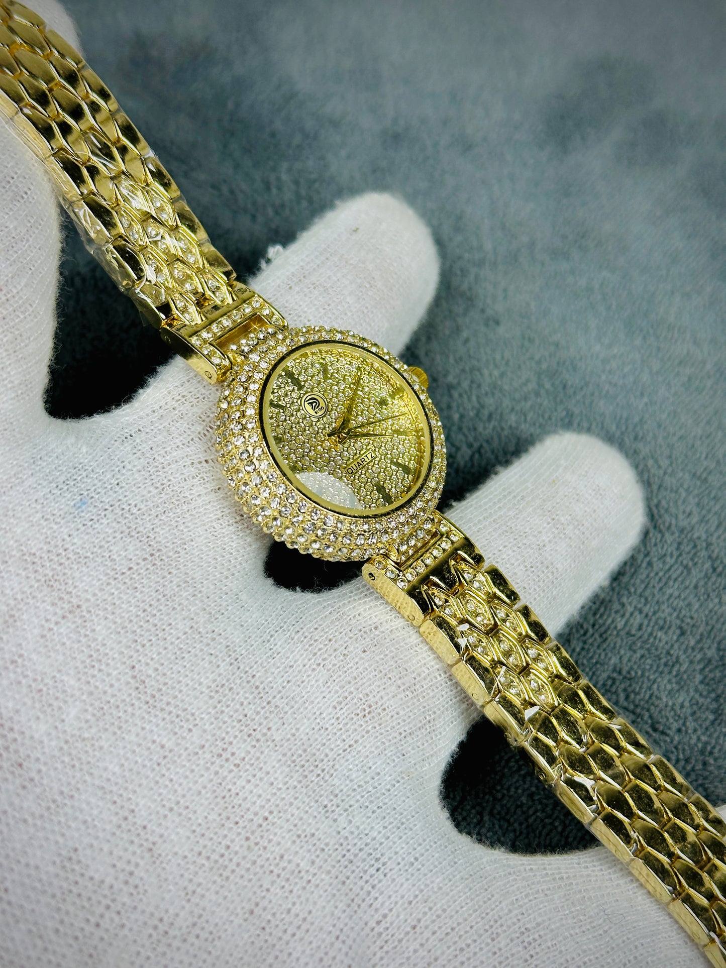STYLISH CRYSTAL WATCH