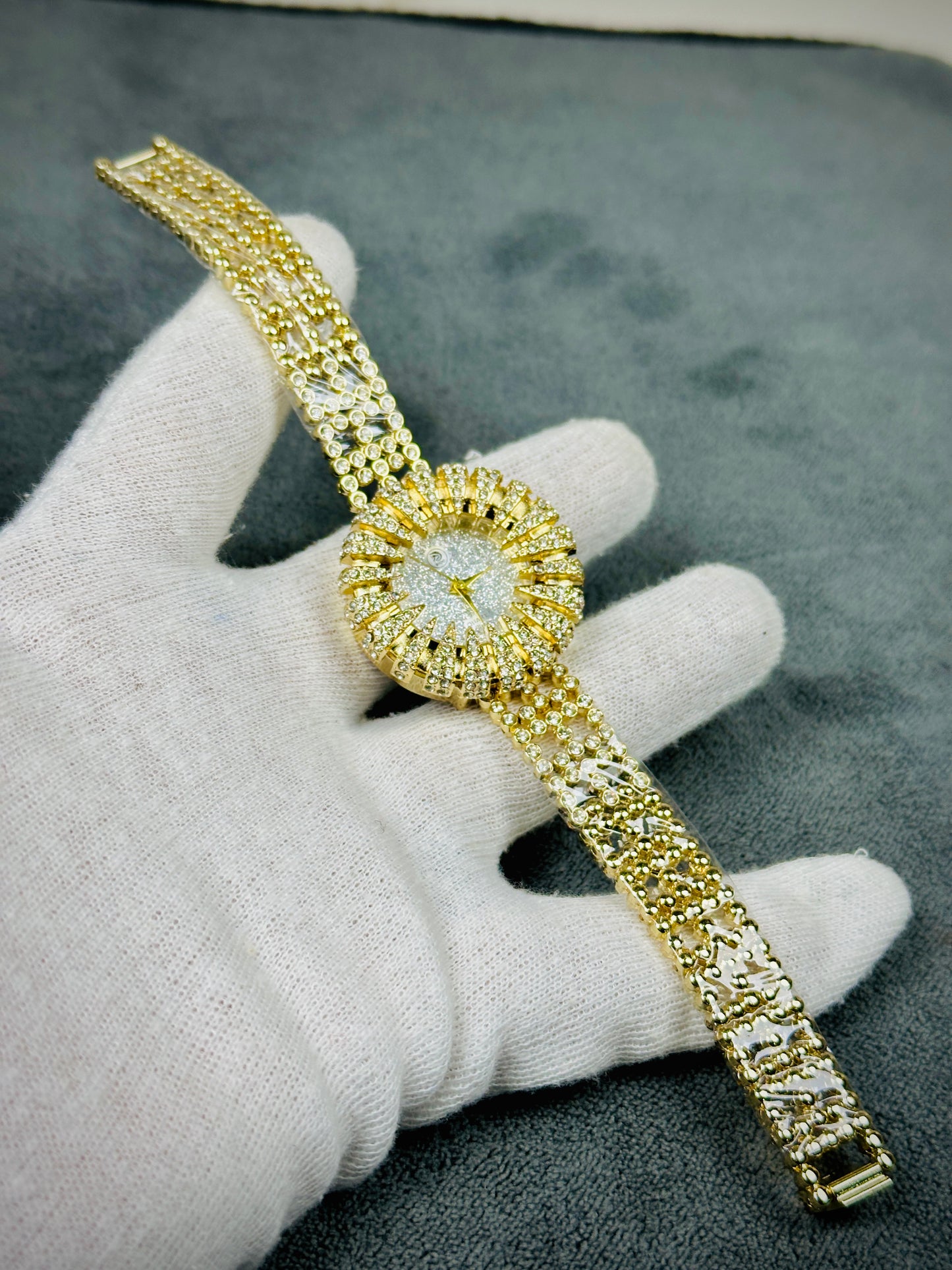 STYLISH BRACLET CHAIN WATCH