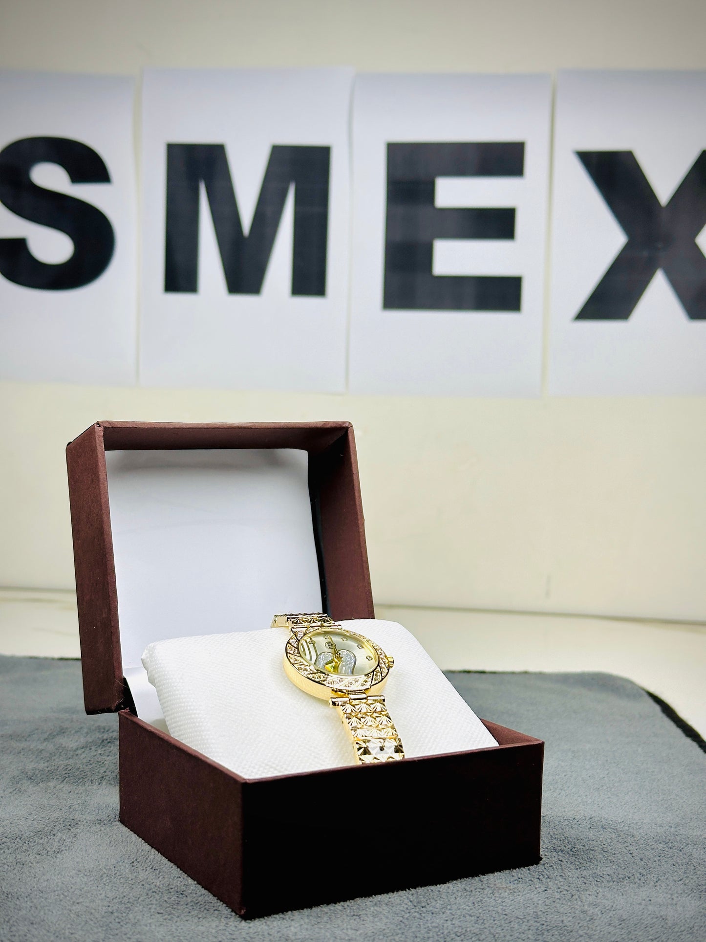 WOMEN LUXURY WATCH | HEART SHAPED DIAL